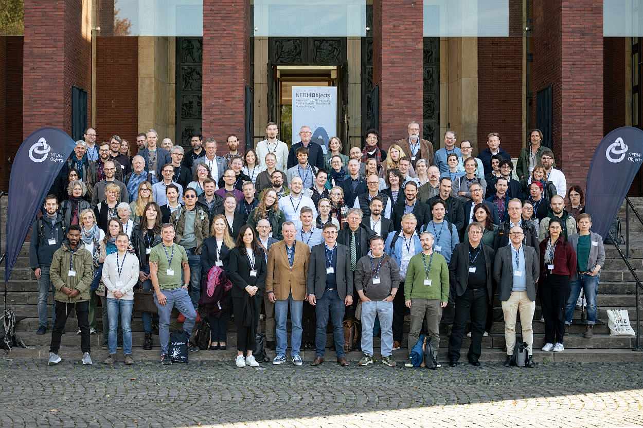 Group picture in front of the German Mining-Museum © Fliegender Fotograf 01.10.2025
