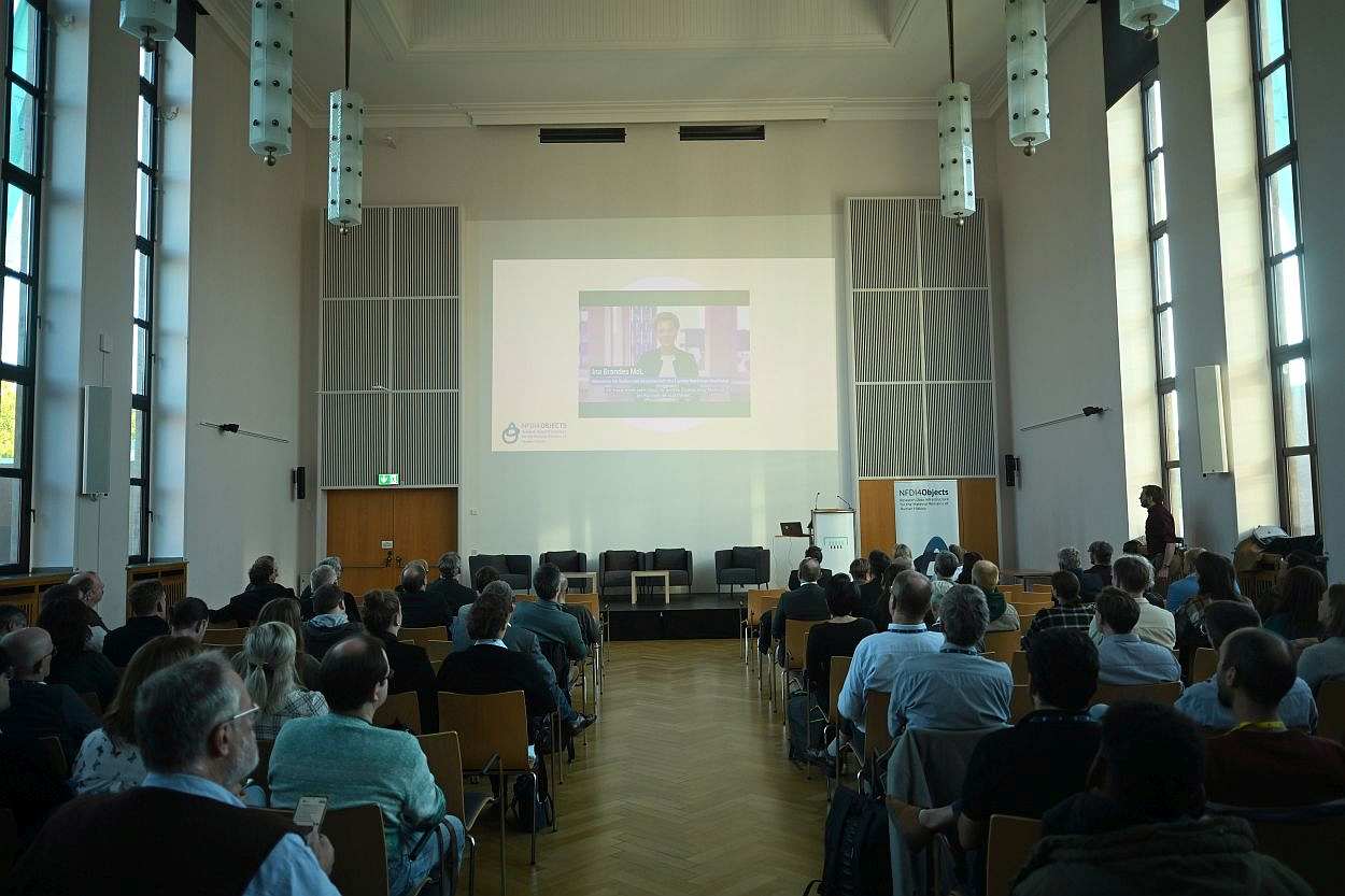 Video message by Ina Brandes (MdL) © Fliegender Fotograf 01.10.2025