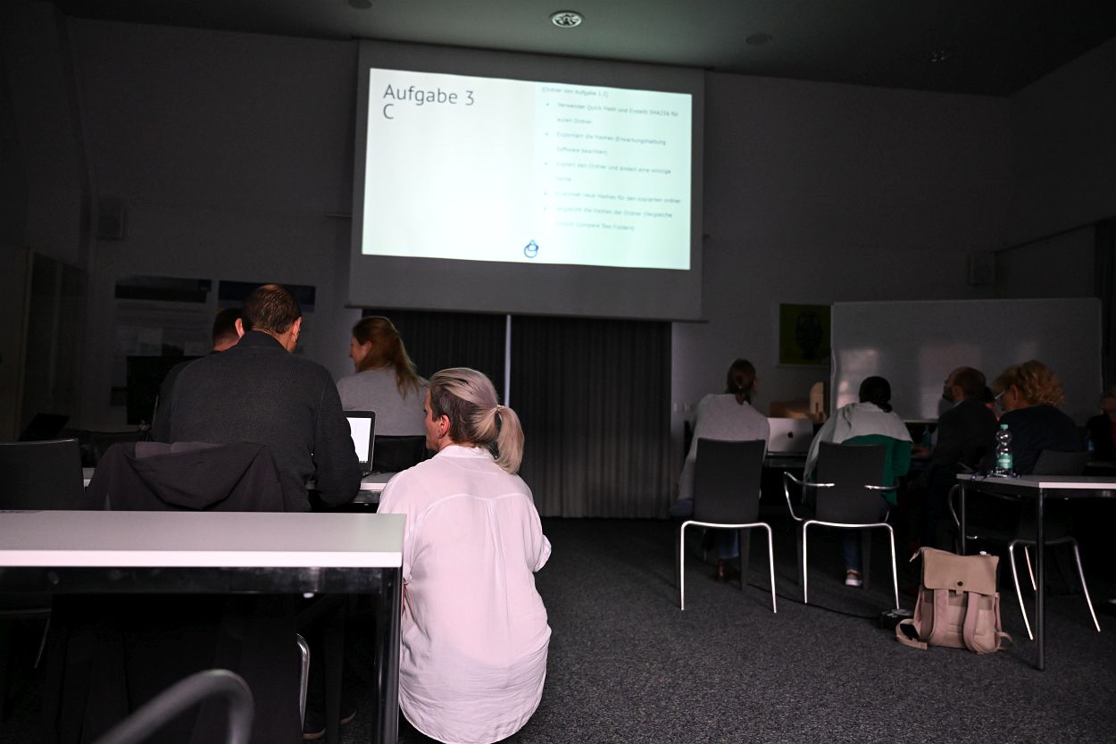 Task processing workshop long-term archiving © Fliegender Fotograf 30.09.2025